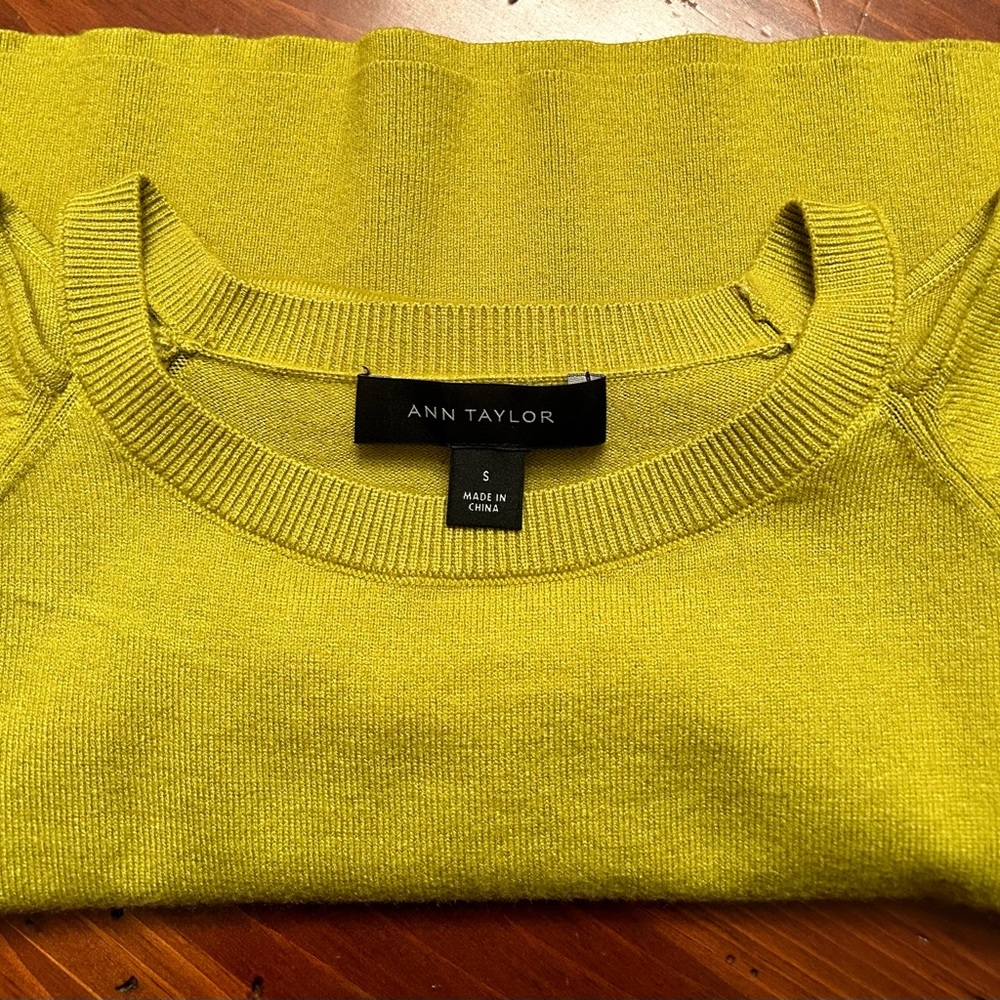 ANN TAYLOR Cold Shoulder Sweater Size S